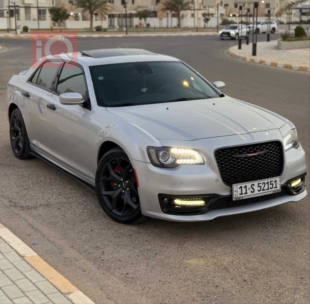 کرایسلەر 300